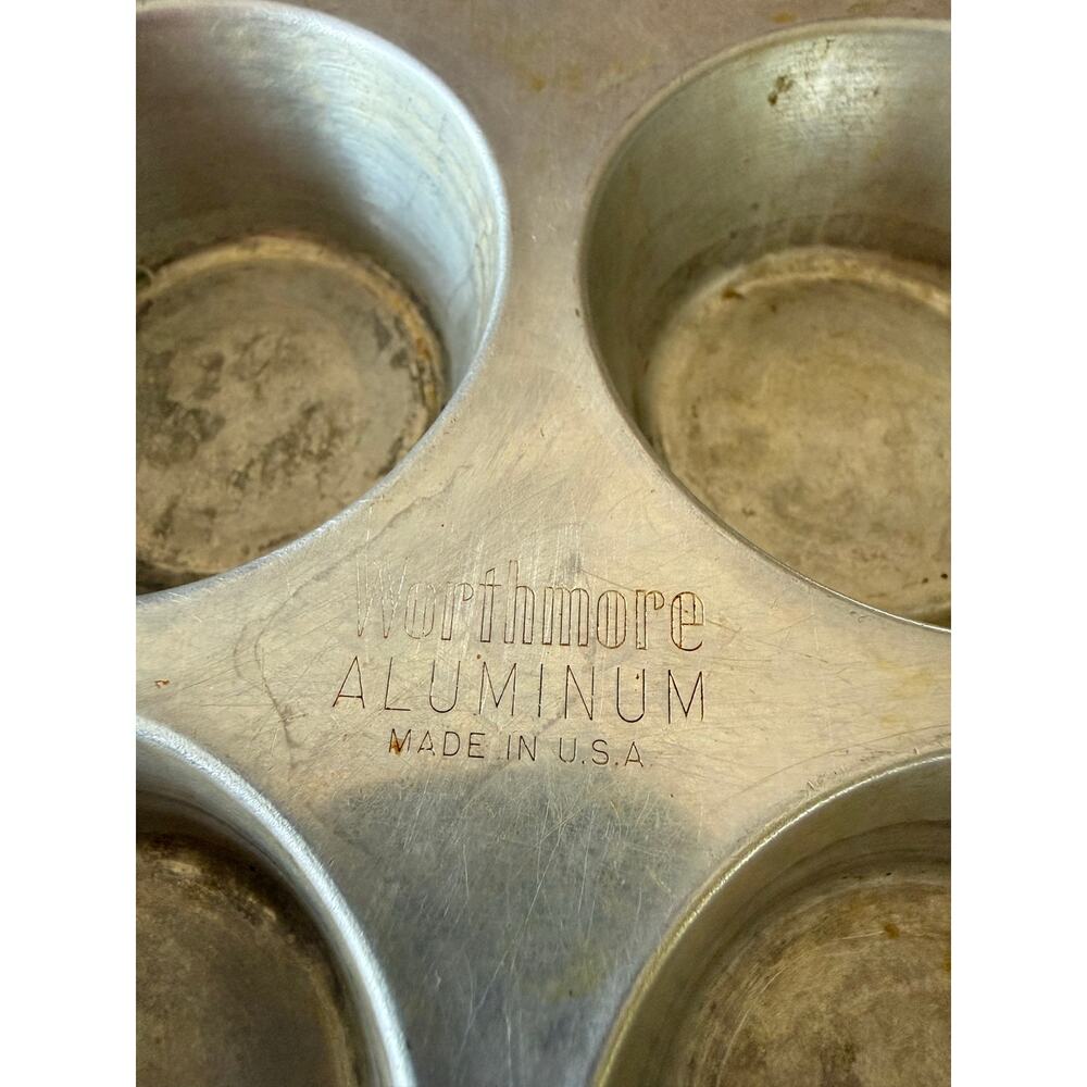 Vintage Worthmore Aluminum 6 cup Muffin Pan - Picture 2 of 5
